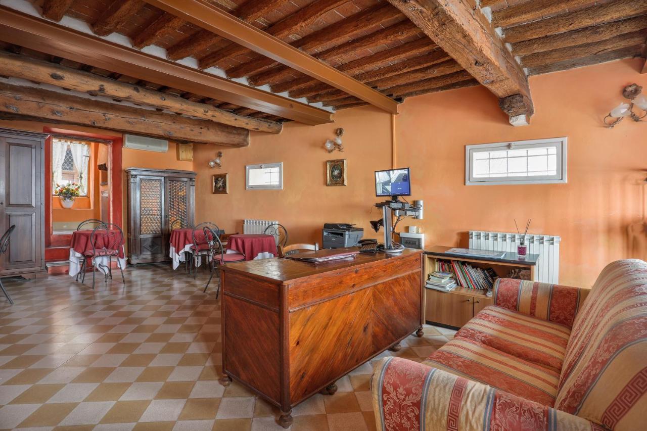 Antica Residenza Santa Chiara -City Center Lucca Eksteriør billede