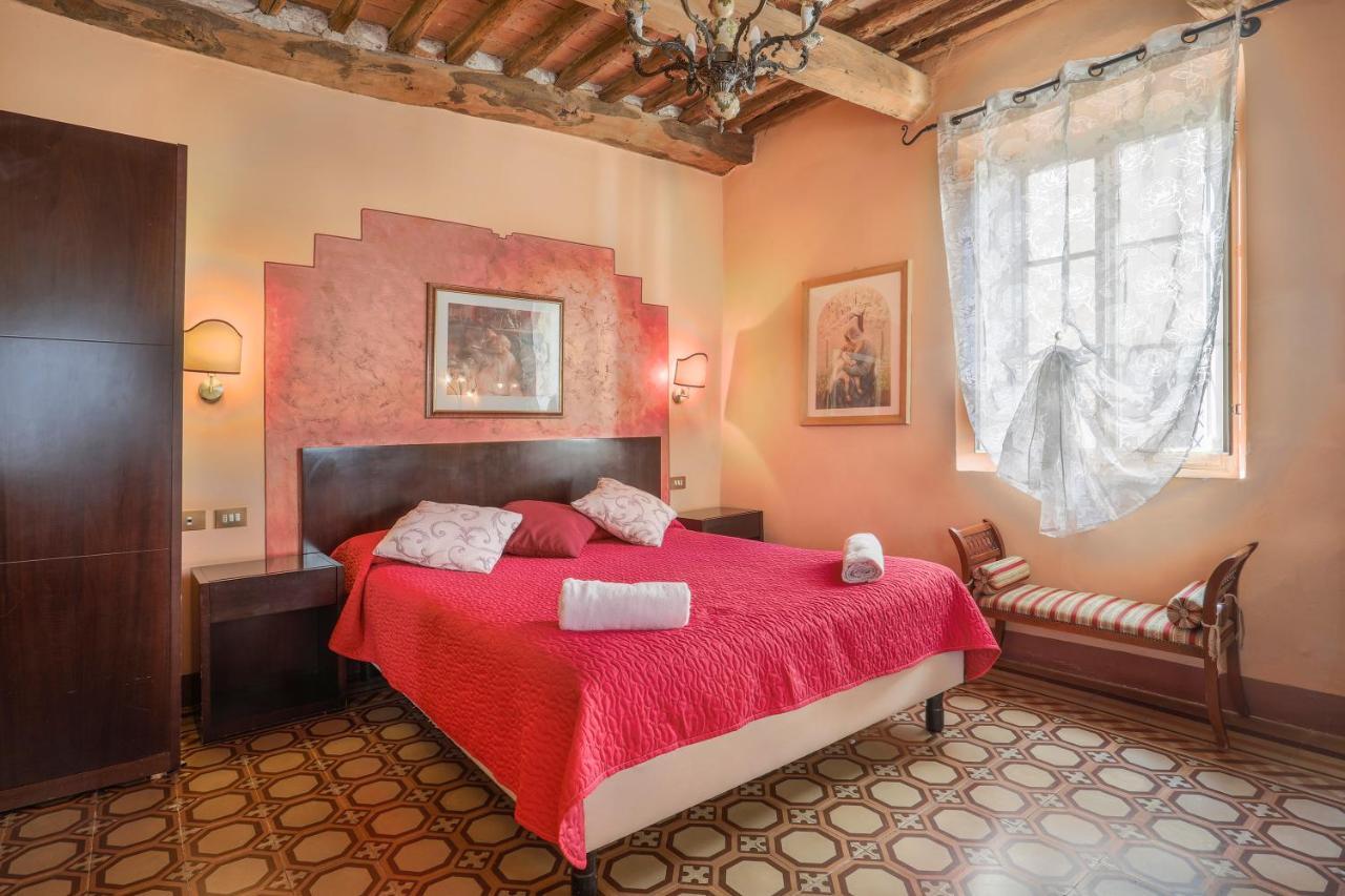 Antica Residenza Santa Chiara -City Center Lucca Eksteriør billede