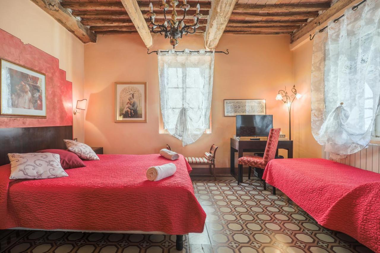 Antica Residenza Santa Chiara -City Center Lucca Eksteriør billede