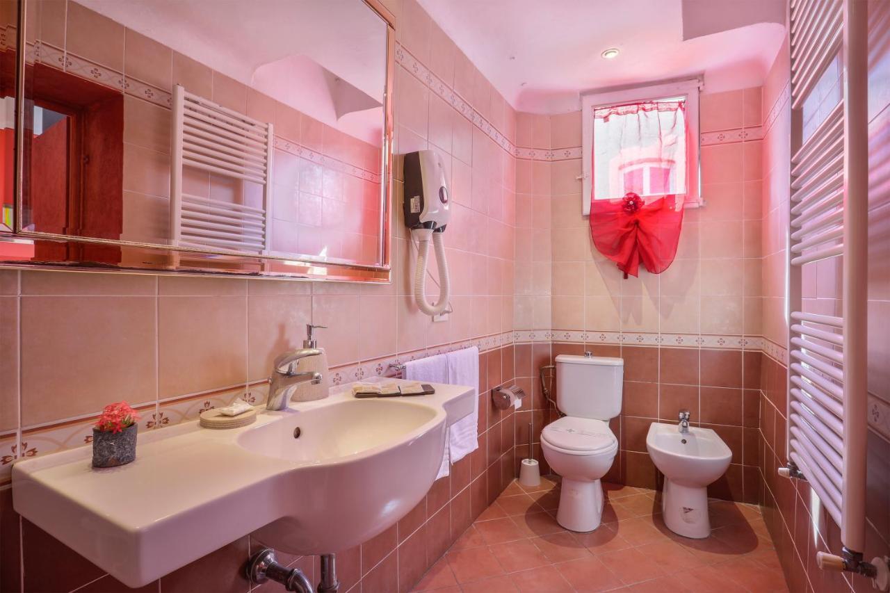 Antica Residenza Santa Chiara -City Center Lucca Eksteriør billede