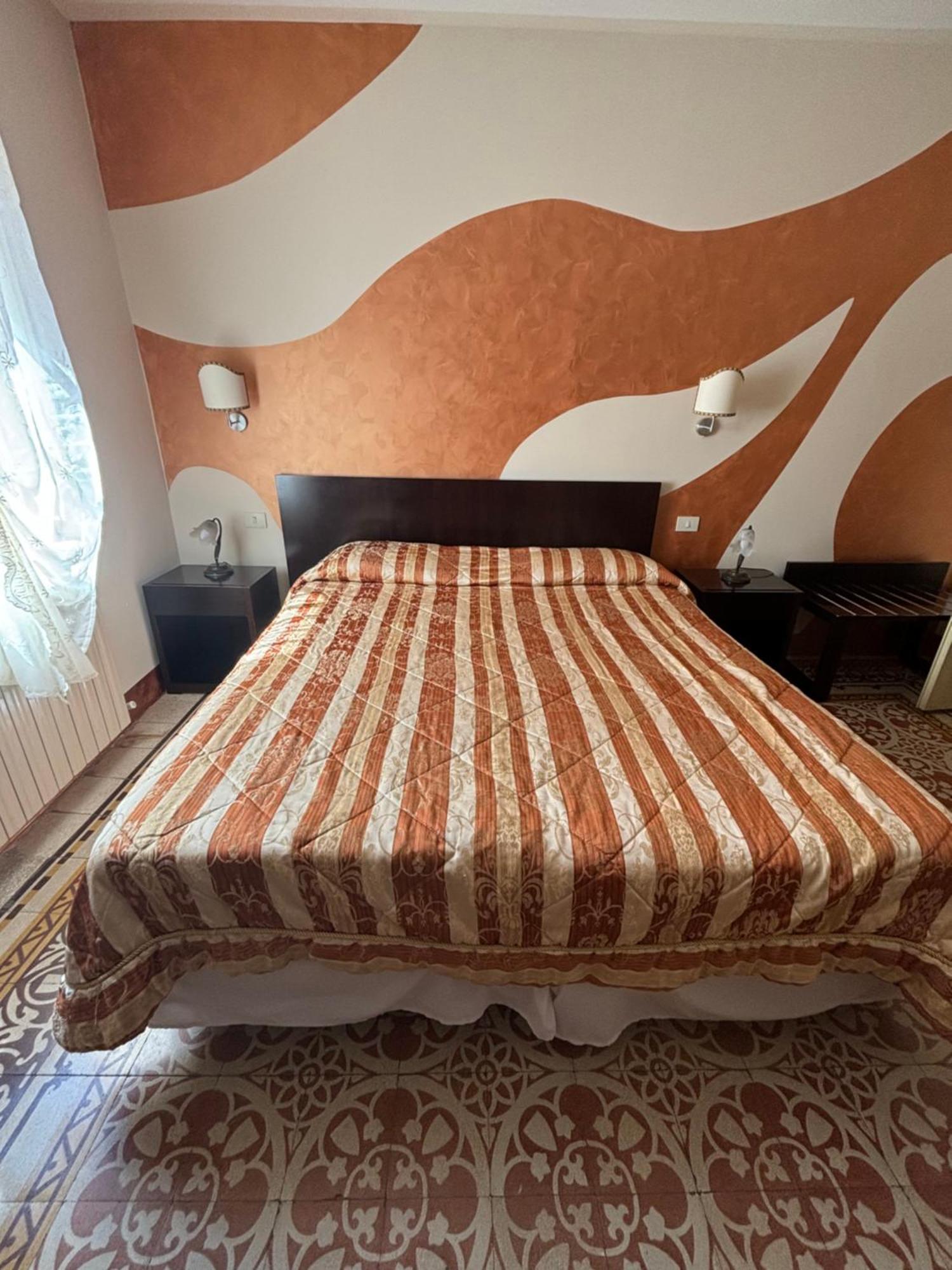 Antica Residenza Santa Chiara -City Center Lucca Eksteriør billede