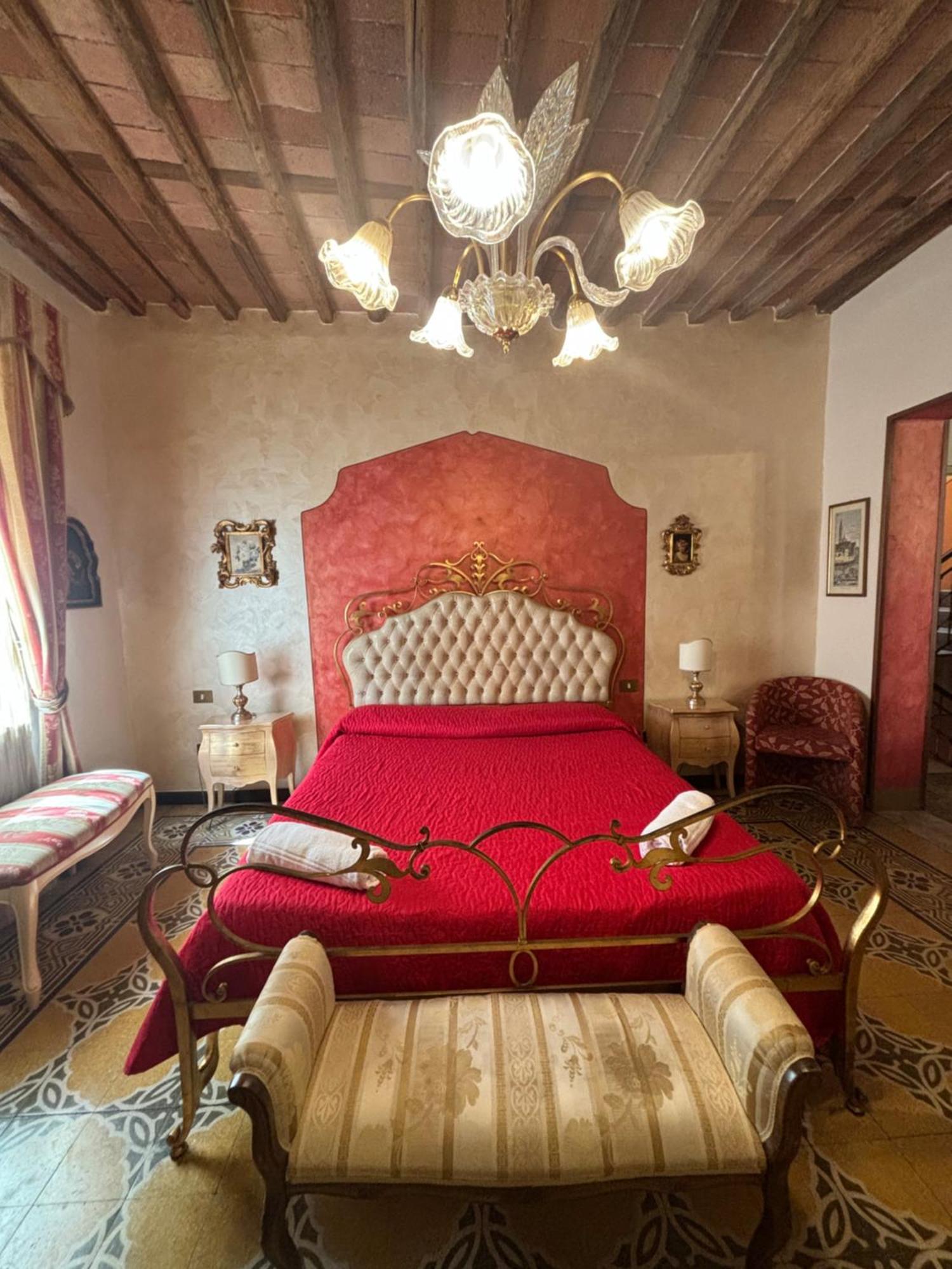 Antica Residenza Santa Chiara -City Center Lucca Eksteriør billede