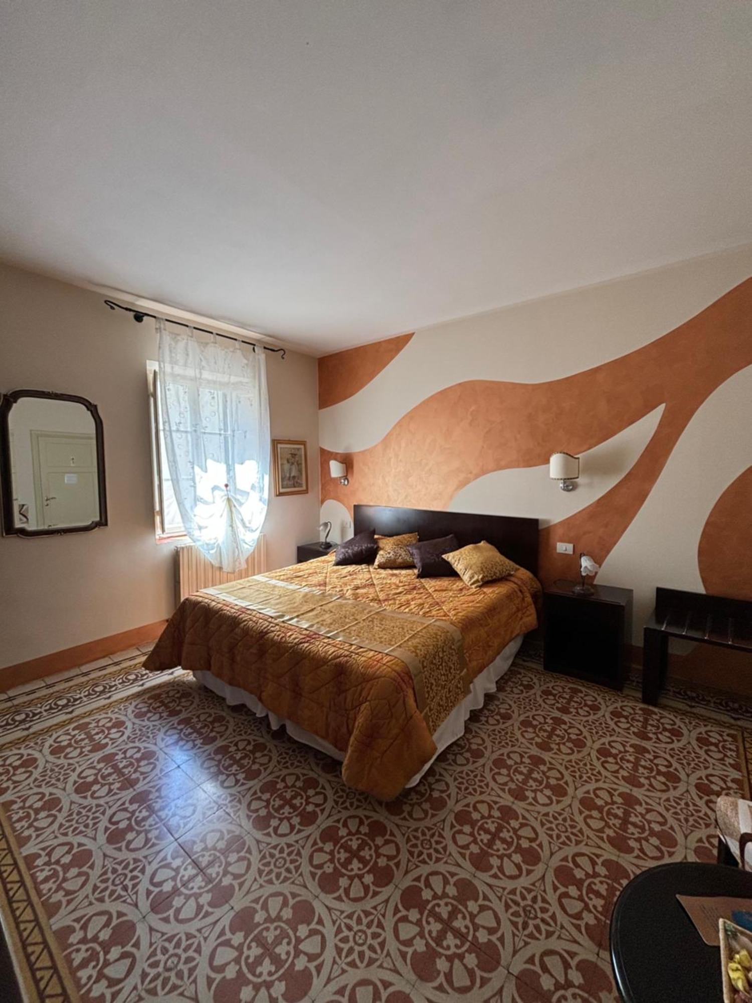 Antica Residenza Santa Chiara -City Center Lucca Eksteriør billede