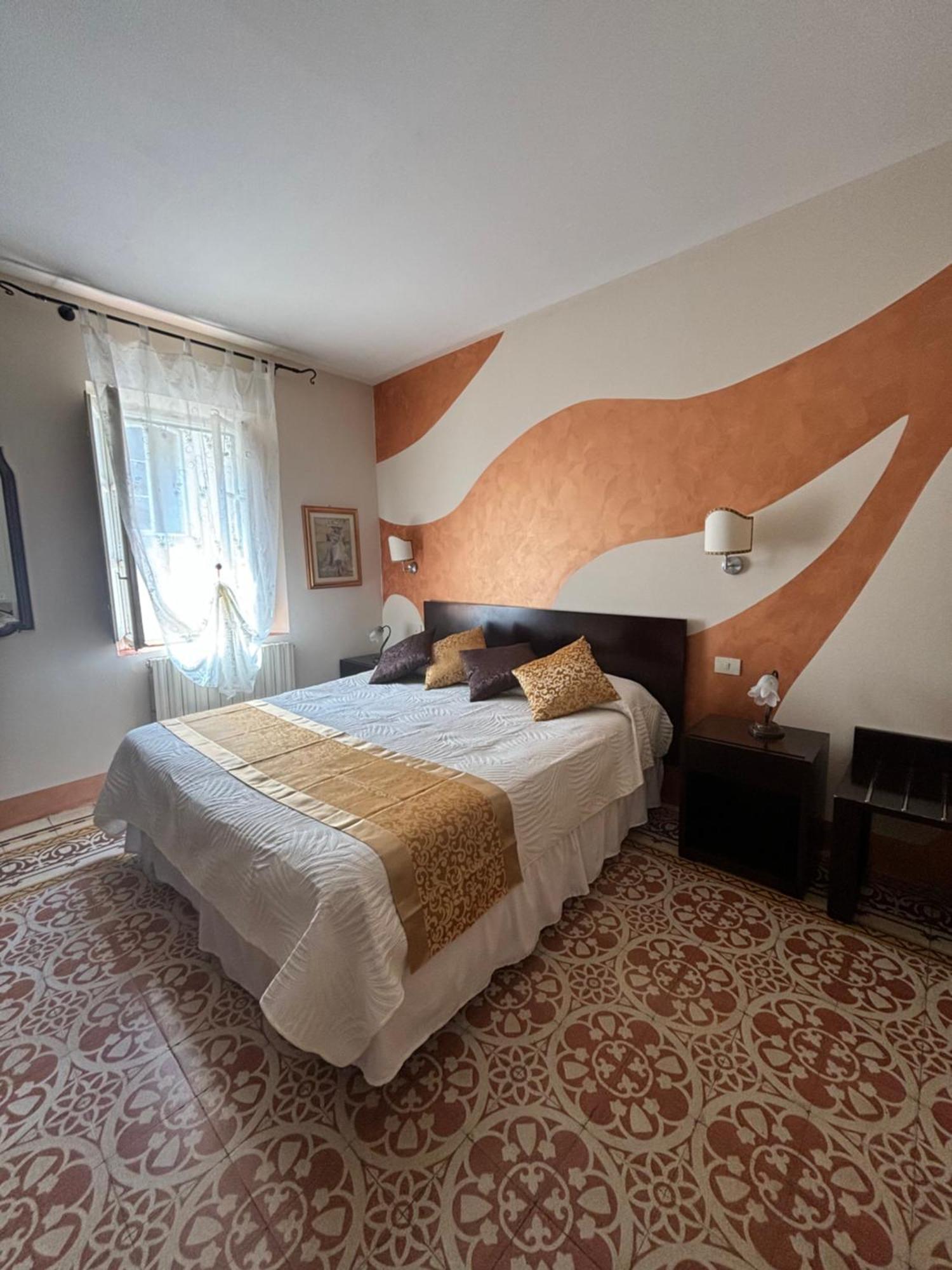 Antica Residenza Santa Chiara -City Center Lucca Eksteriør billede