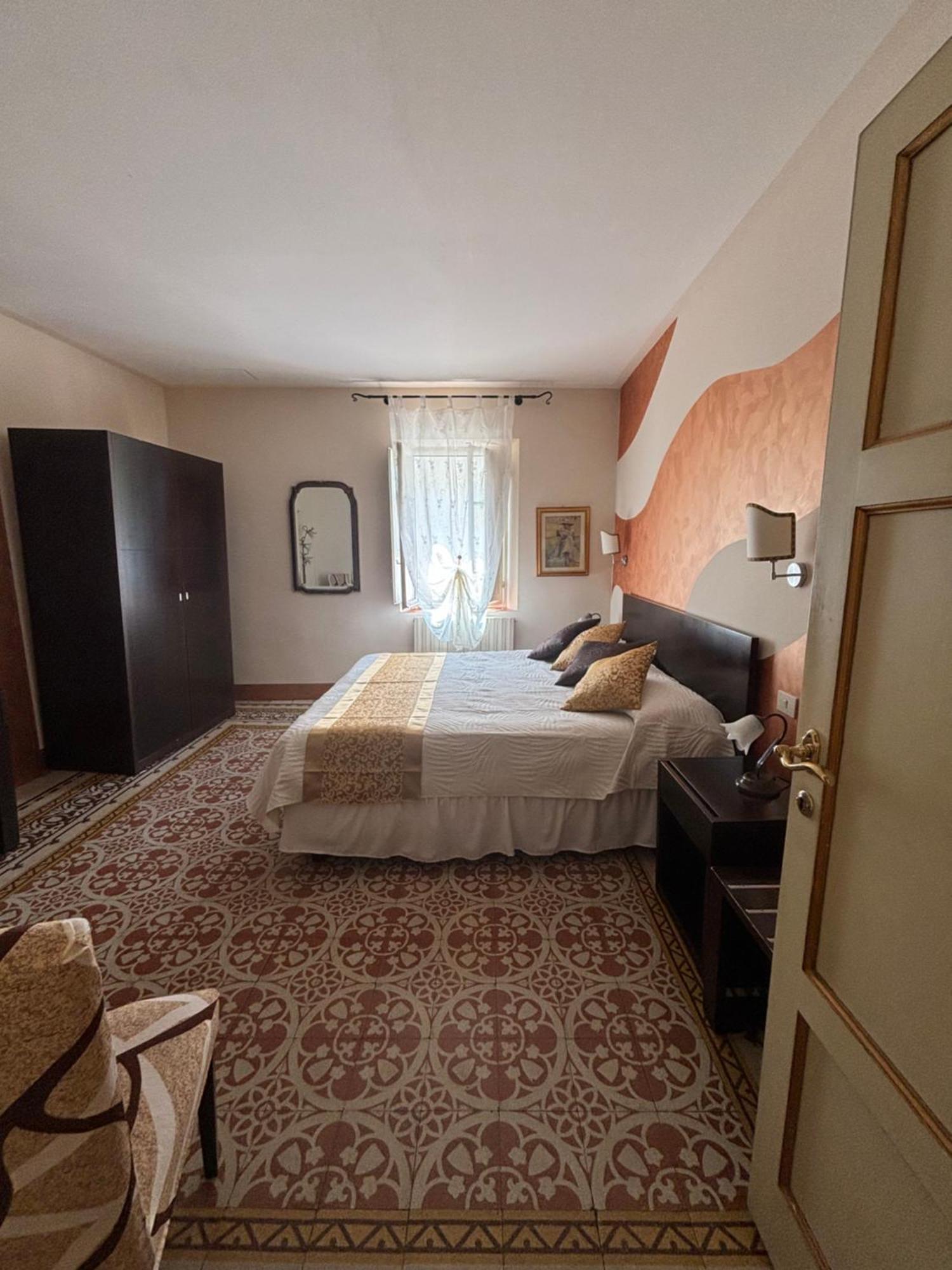 Antica Residenza Santa Chiara -City Center Lucca Eksteriør billede