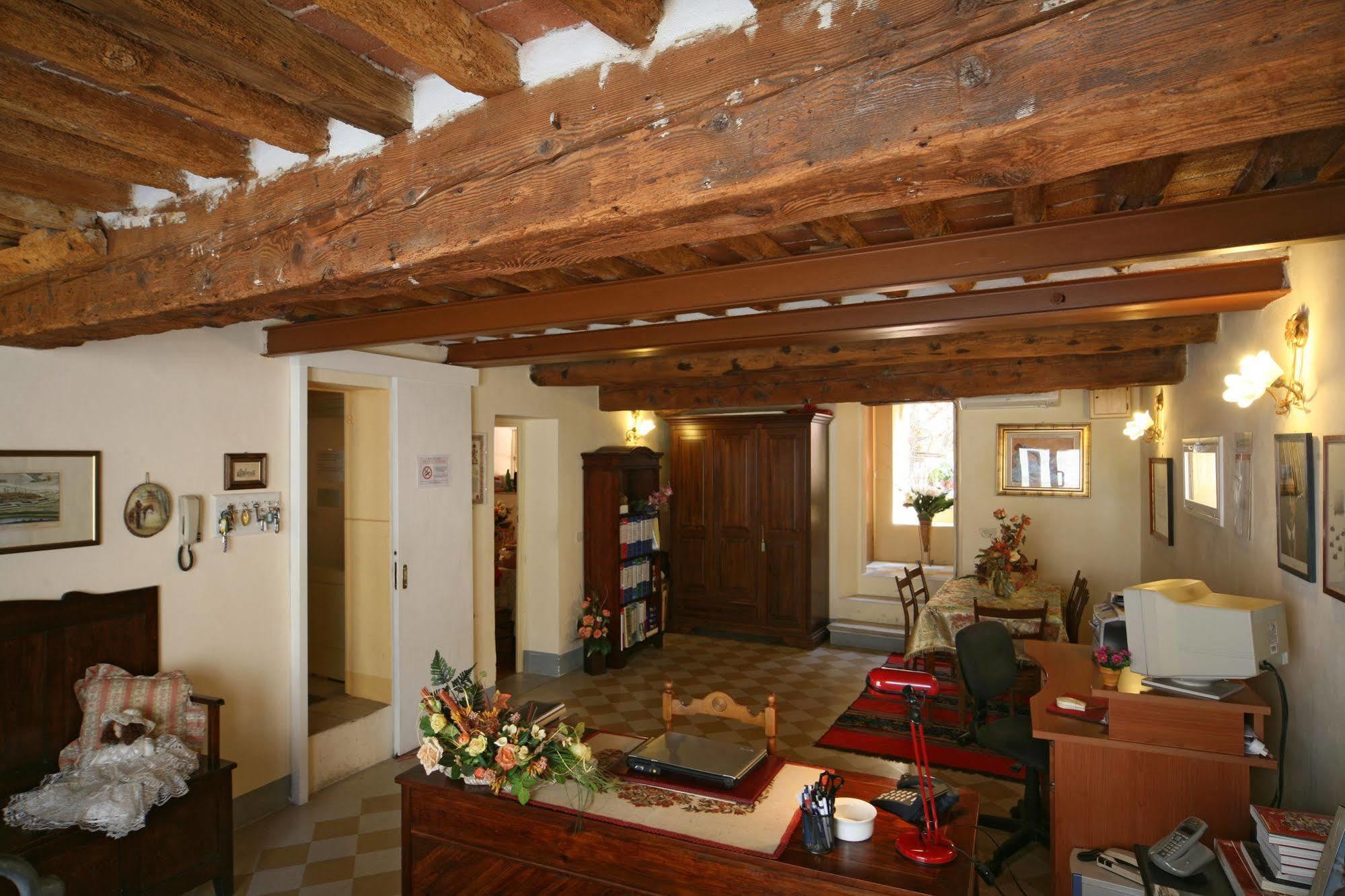 Antica Residenza Santa Chiara -City Center Lucca Eksteriør billede
